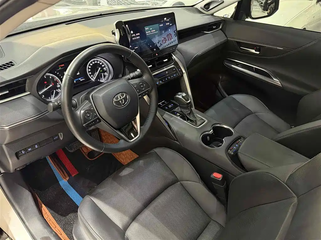 Toyota Venza 2022 2.0L CVT 2WD Premium фото 11
