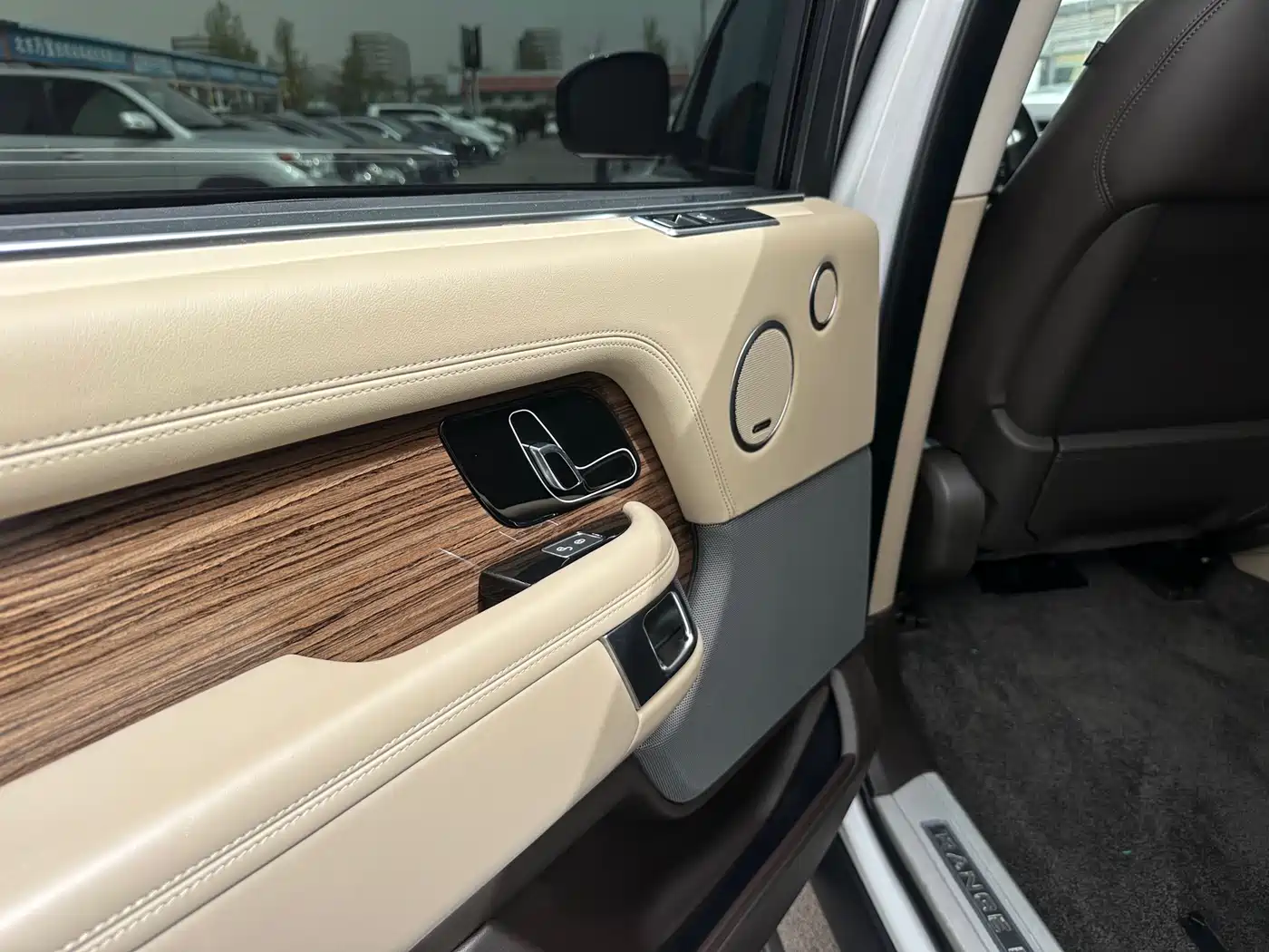 Land Rover Range Rover 2019 3.0 SC V6 Heritage Extended Edition фото 8