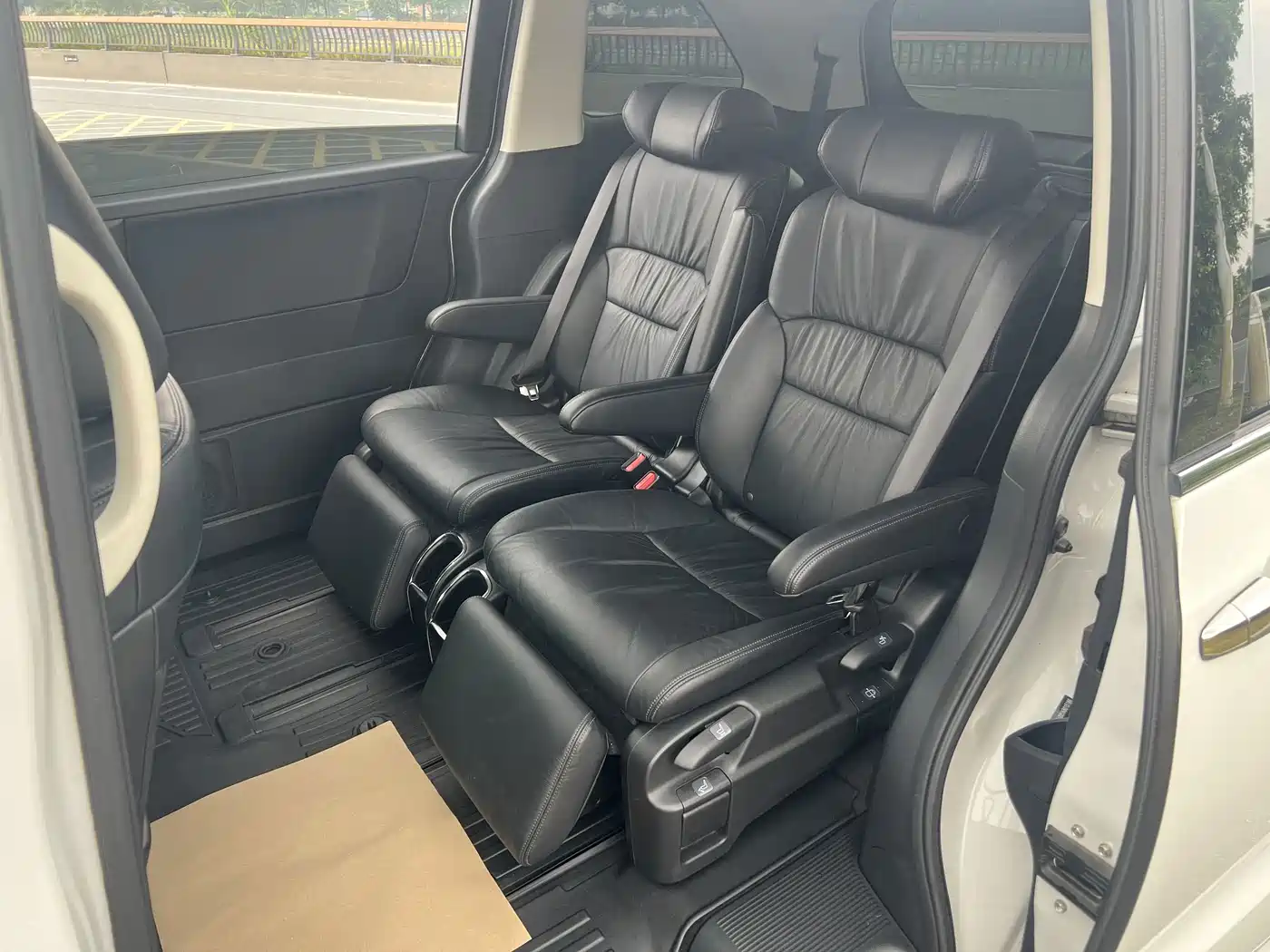 Фото 8 - Honda Odyssey
