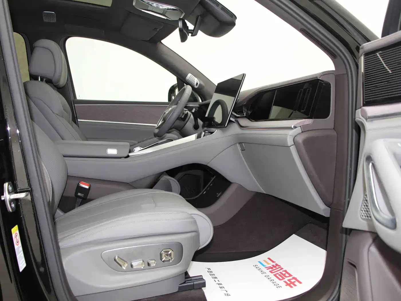 Denza N9 2025 Model Prestige Edition фото 11