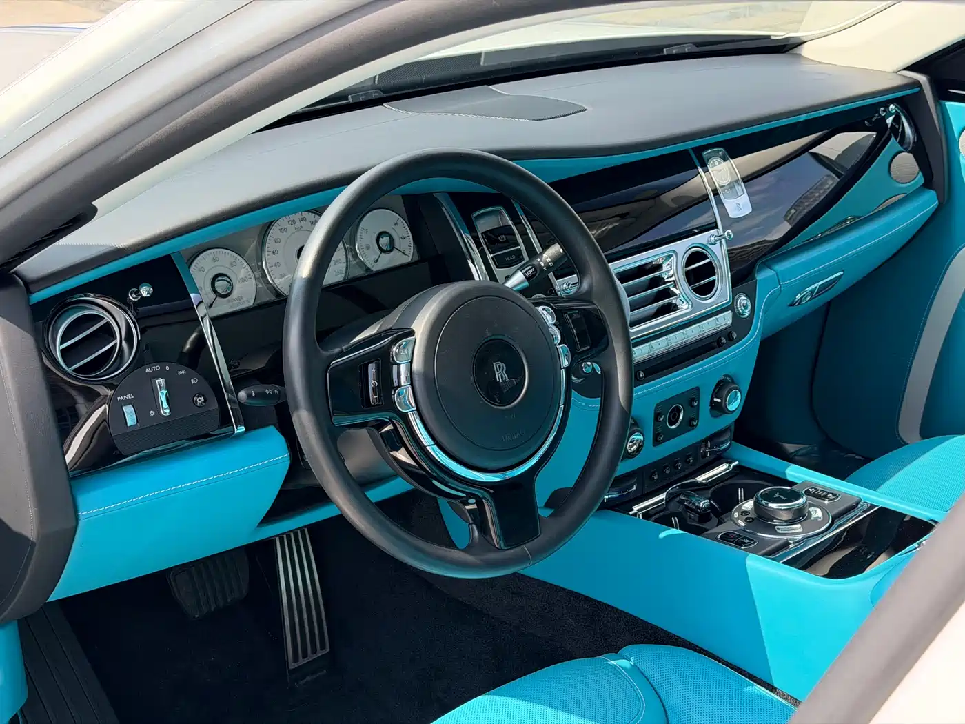 Rolls-Royce Ghost 2018 6.6T Standard Wheelbase фото 12