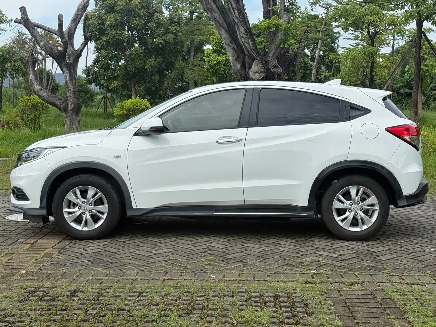 Фото 4 - Honda Vezel