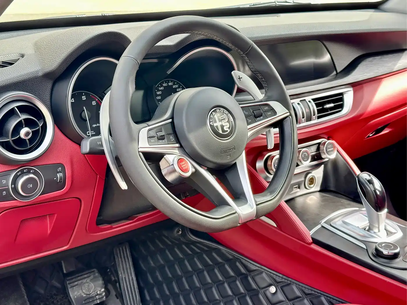 Alfa Romeo Stelvio 2017 2017 2.0T 280HP Luxury