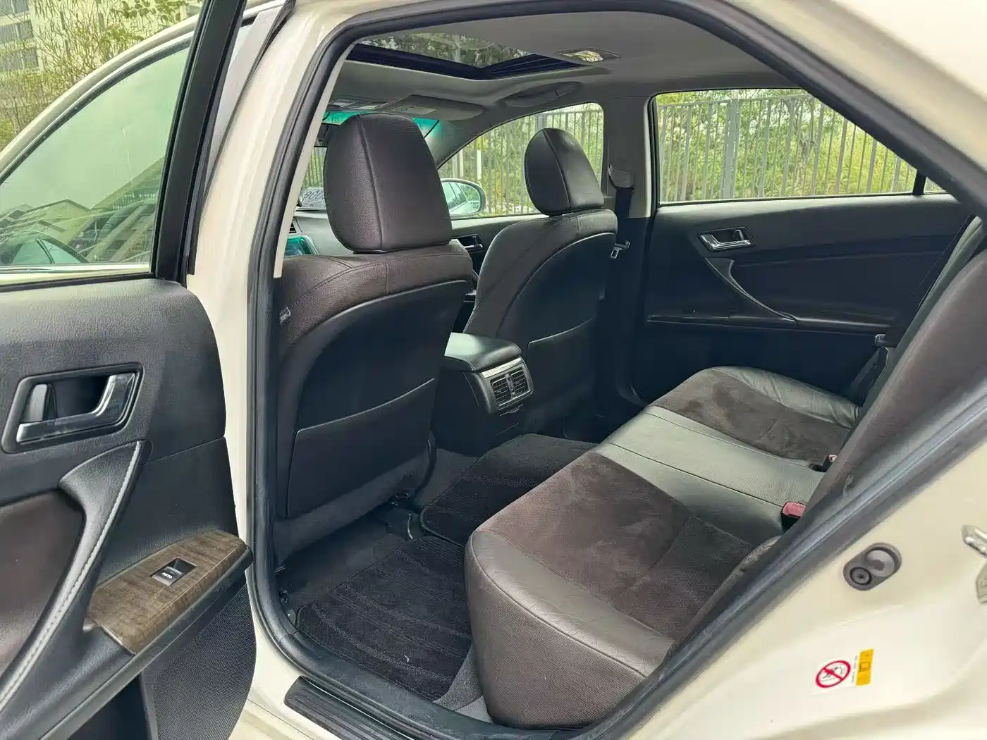 Toyota Reiz 2013 2.5V Premium Edition фото 6