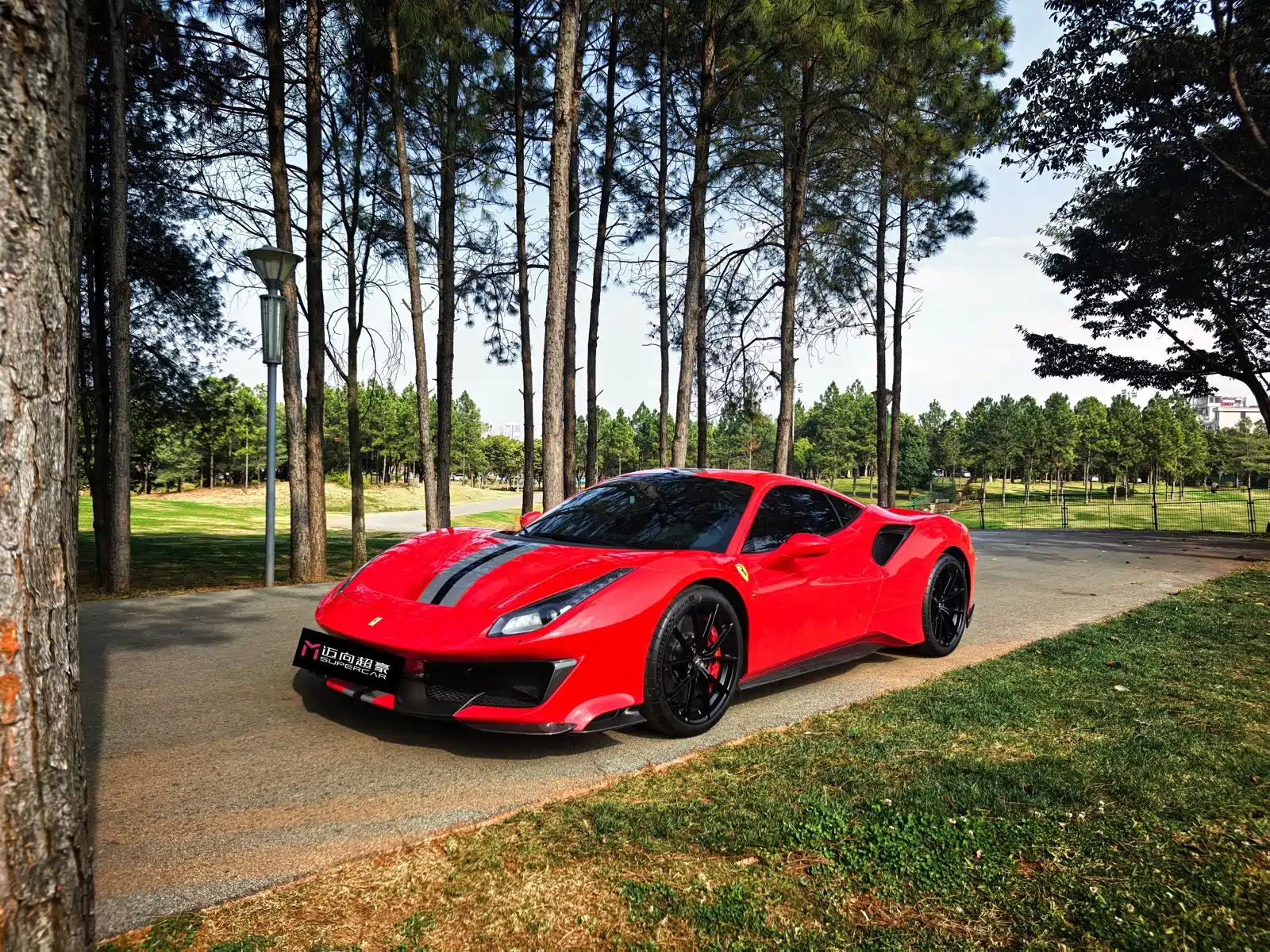 Фото 1 - Ferrari 488