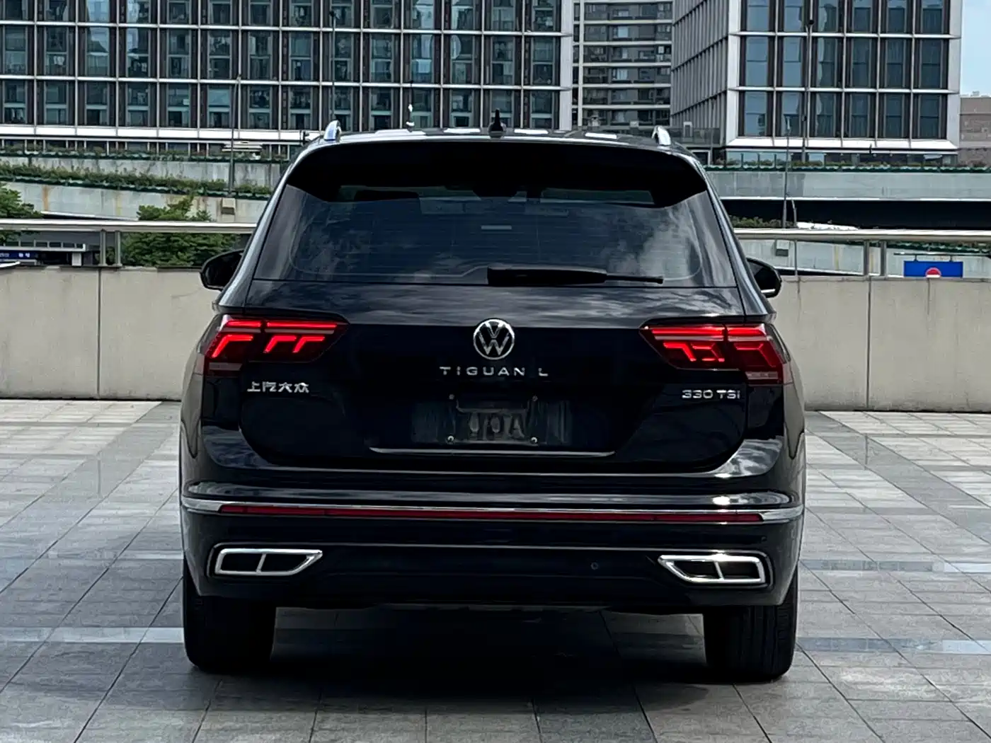 Volkswagen Tiguan L 2023 Facelift 330TSI Auto FWD R-Line Premium фото 5