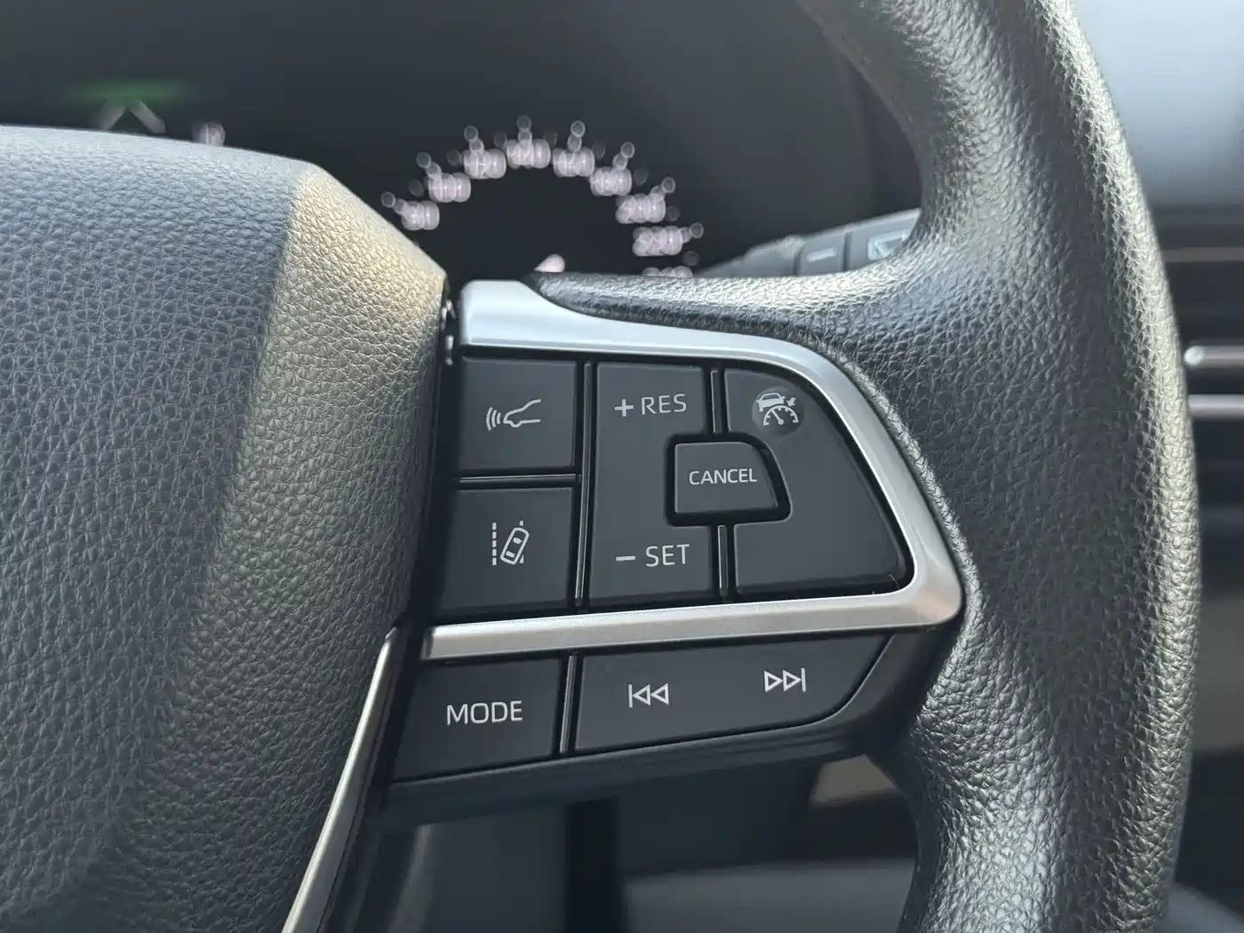 Toyota Granvia 2023 2.5L Hybrid Comfort Edition фото 23