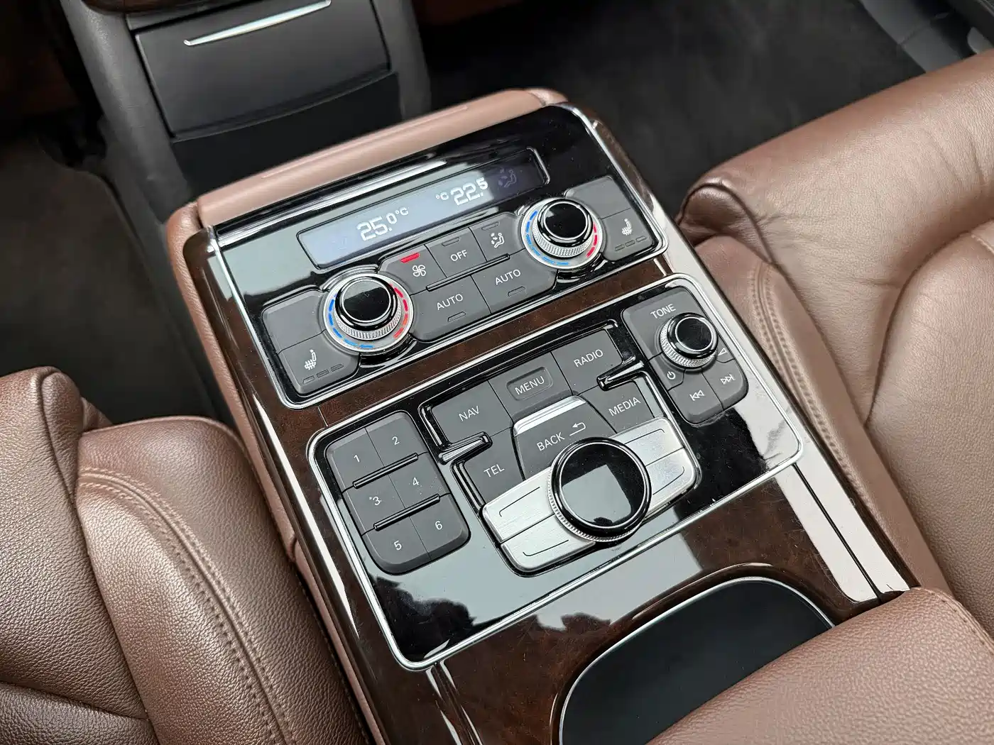 Audi A8 2013 A8L 50 TFSI quattro Comfort фото 8