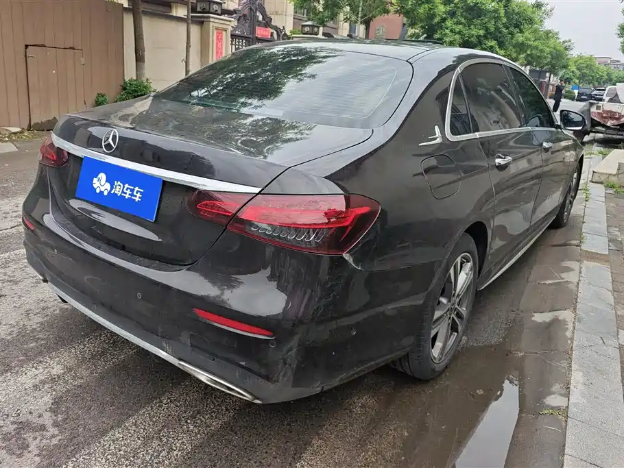 Mercedes-Benz E-Class 2023 E 260 L Sport фото 3