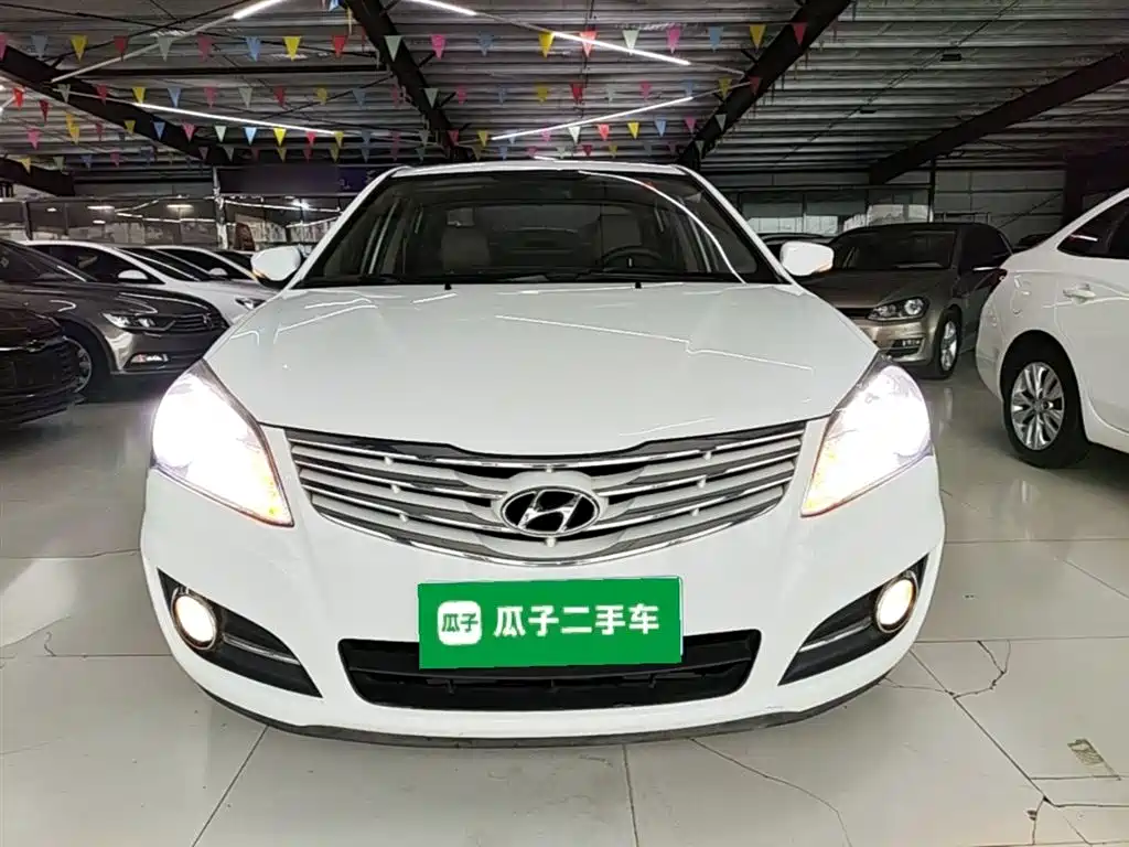 Hyundai Elantra 2011 1.6L Manual Luxury фото 3