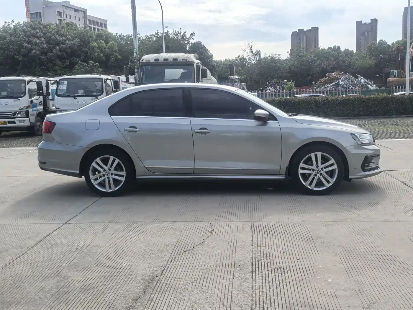 Volkswagen Sagitar 2018 280TSI DSG Spark Edition фото 5