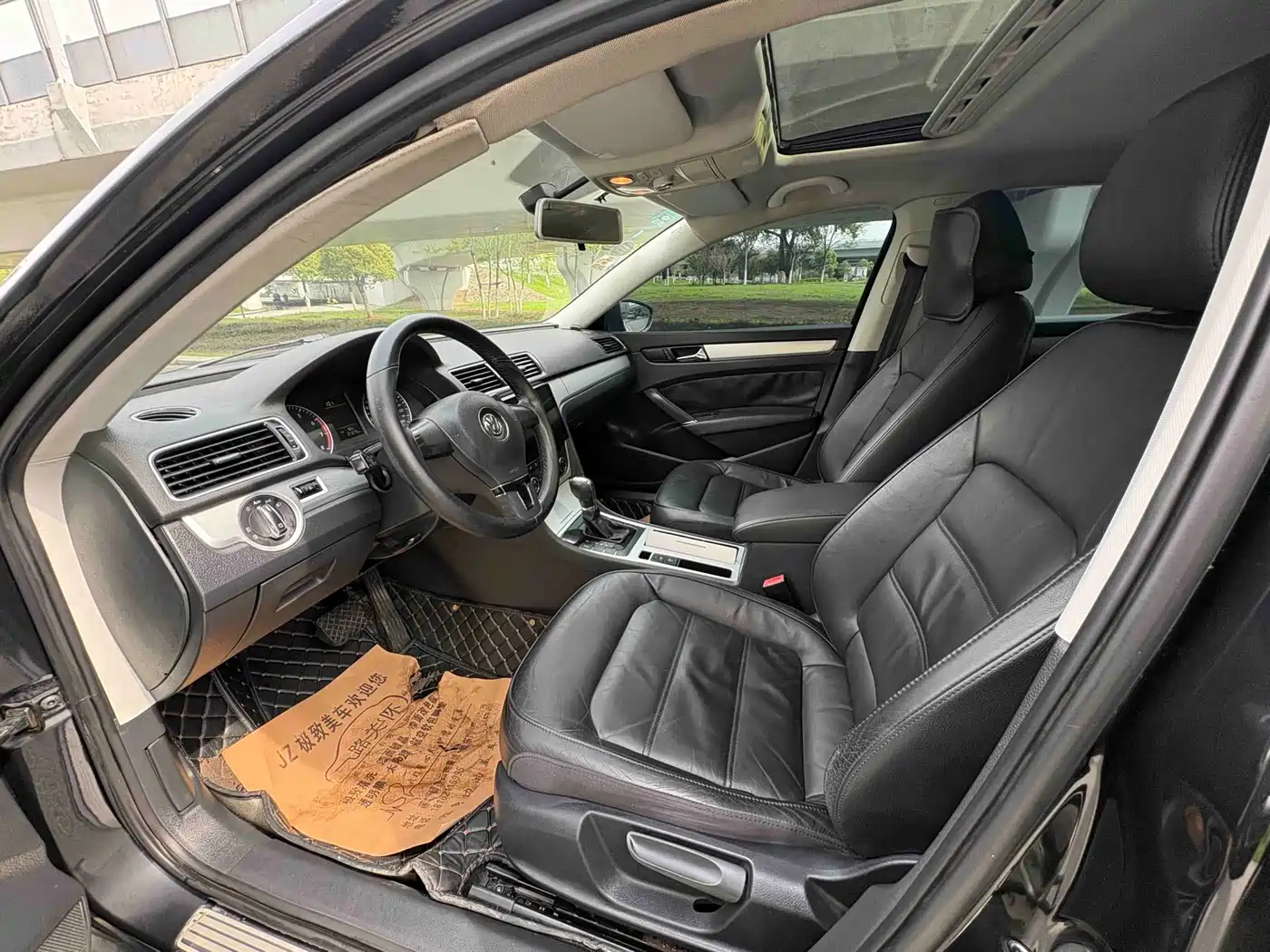 Volkswagen Passat 2014 1.8TSI DSG Luxury Edition фото 9