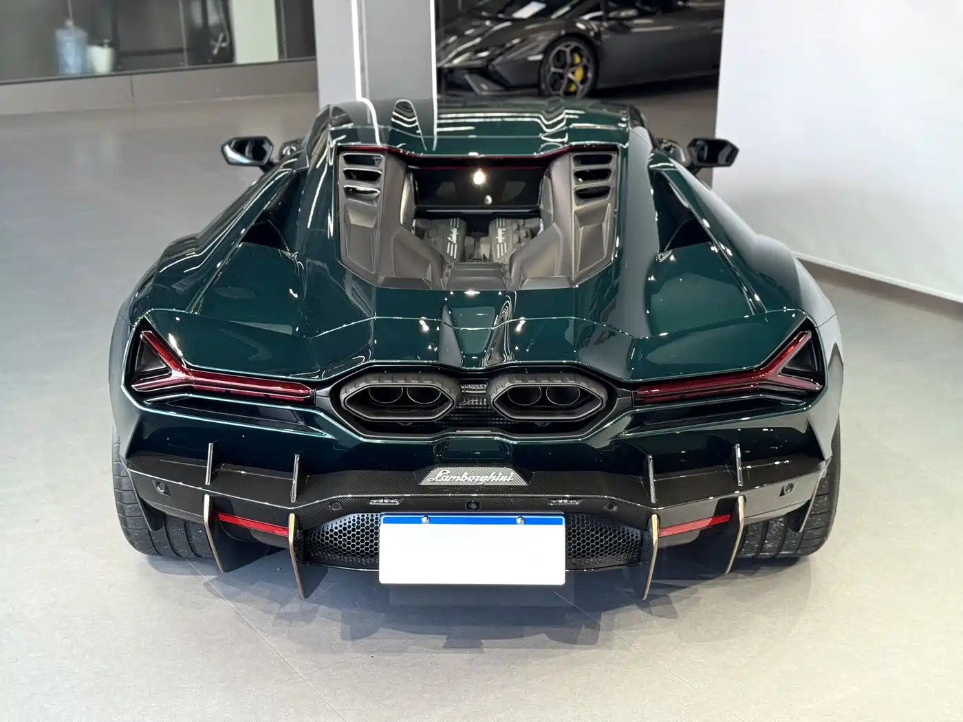 Lamborghini Revuelto 2023 6.5L PHEV Standard фото 3
