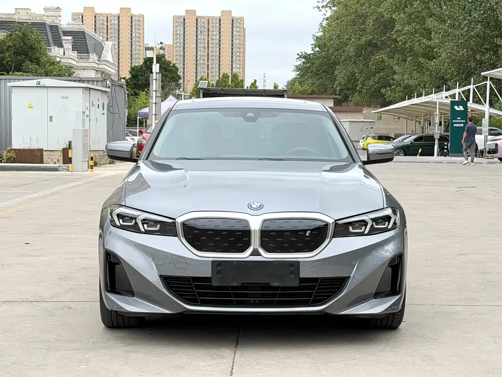 Фото 2 - BMW i3