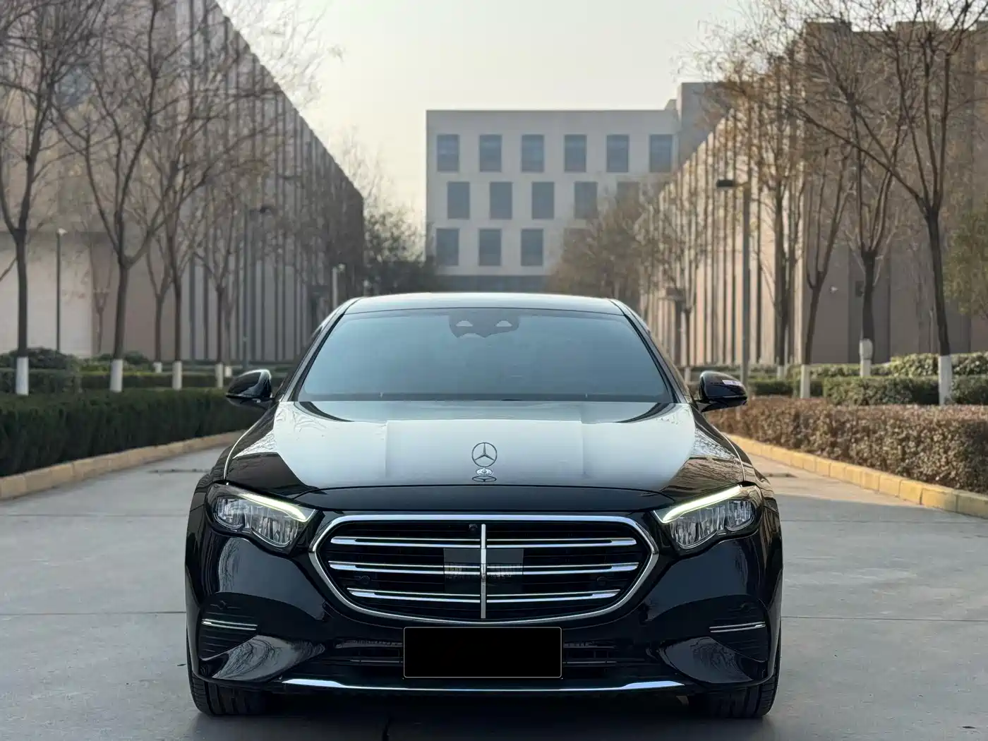 Mercedes-Benz E-Class 2024 E 300 L Fashion фото 2