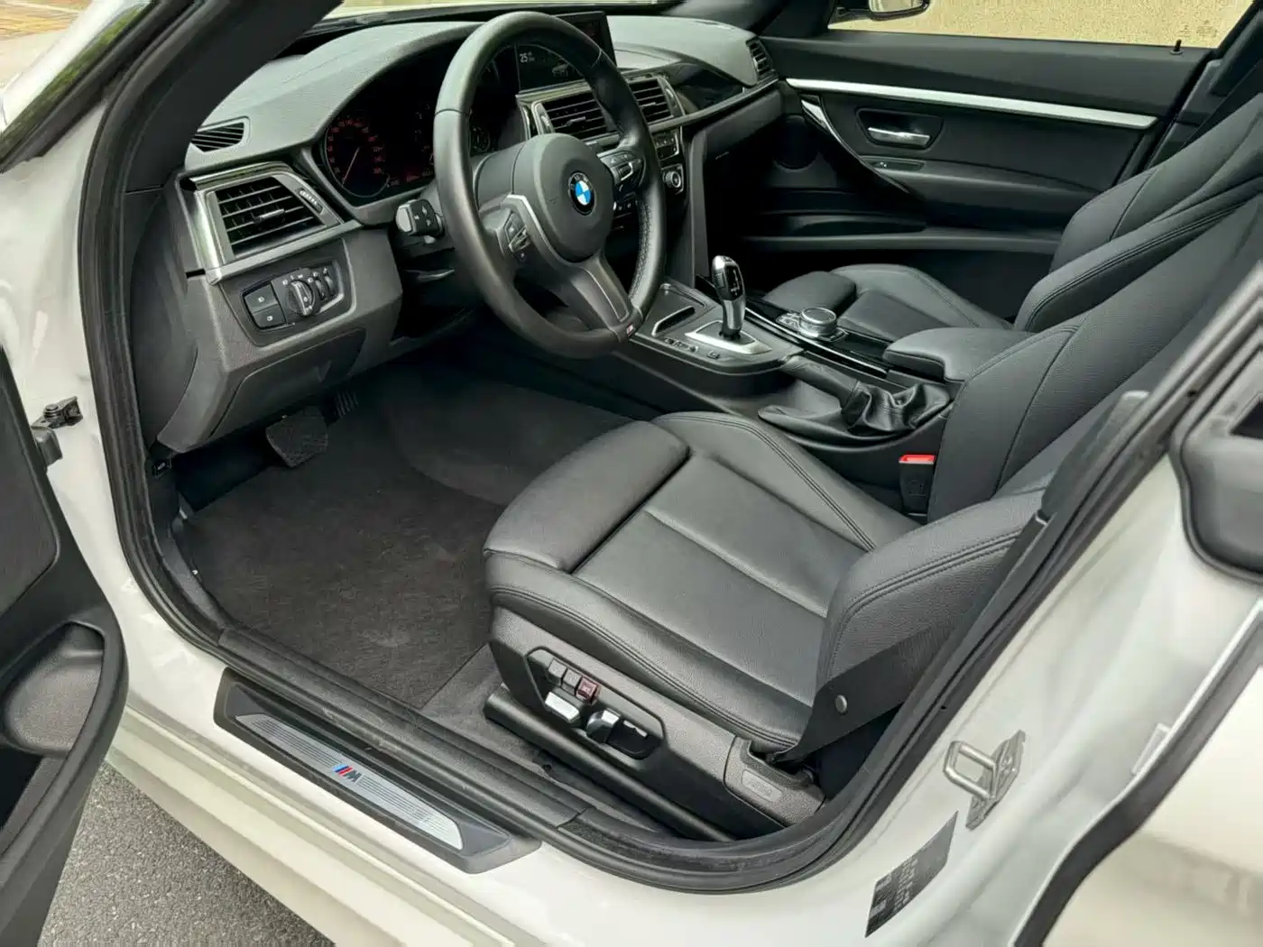 BMW 3 Series GT 2021 2020 320i M Sport Package