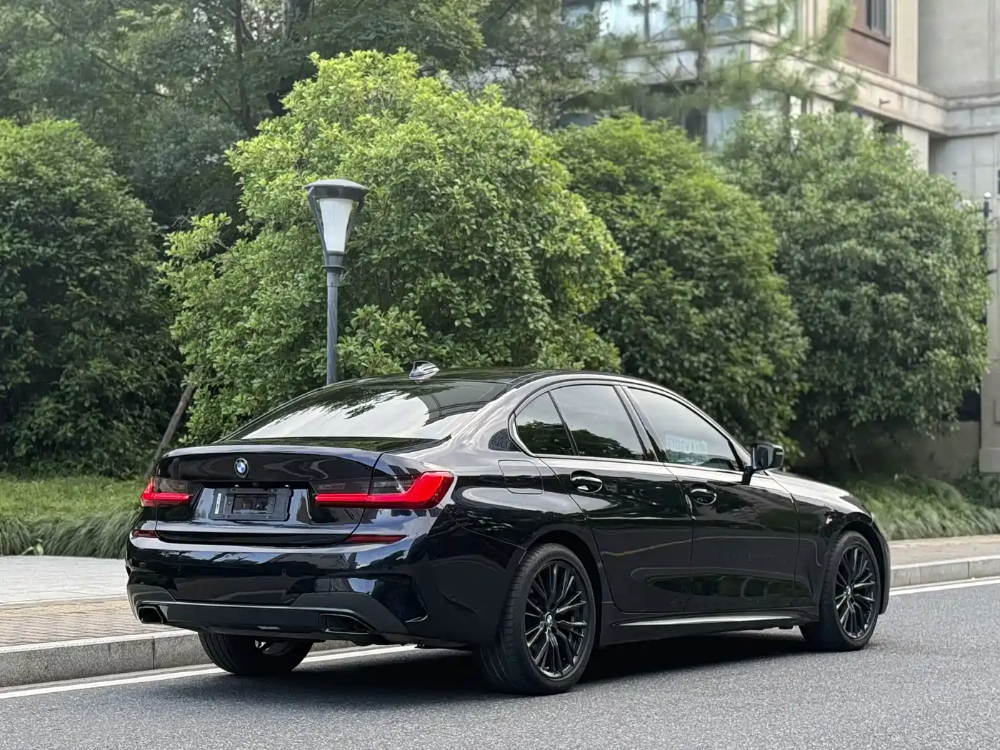 BMW 3 Series 2021 Facelift 325i M Sport Shadow Edition фото 6