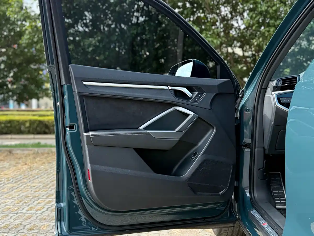 Фото 9 - Audi Q3
