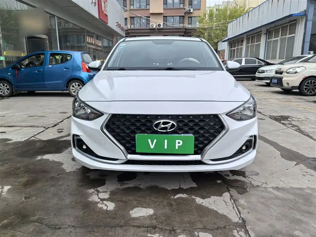 Hyundai Elantra 2018 1.6L Automatic Pleasing Edition GL China VI фото 3