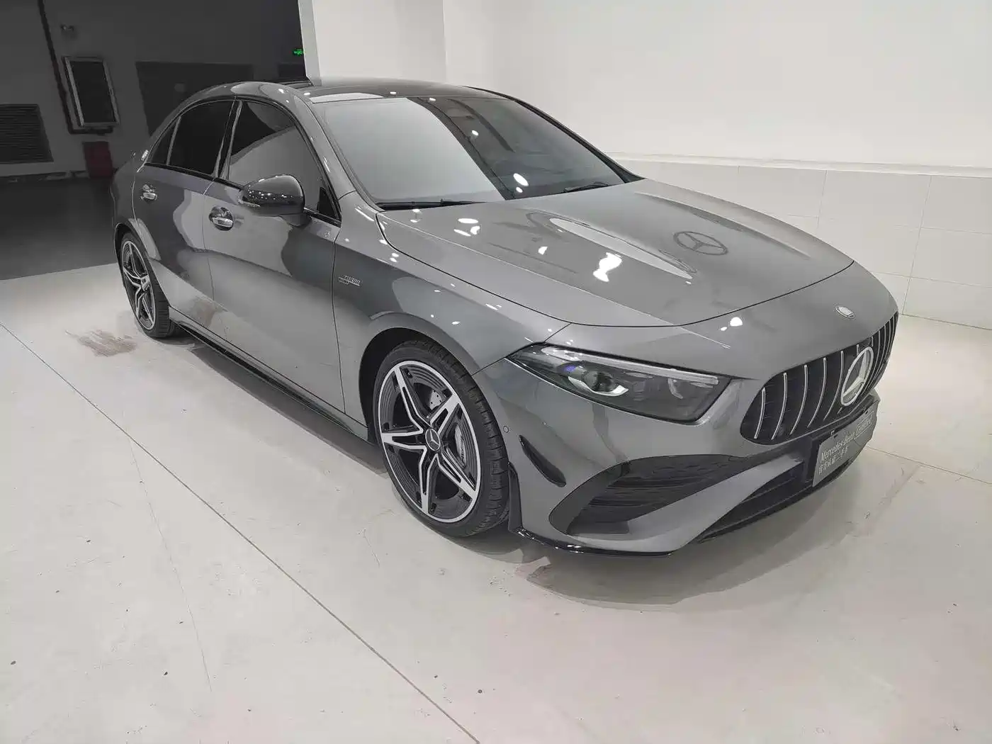 Mercedes-Benz A-Class AMG 2025 AMG A 35 L 4MATIC фото 3