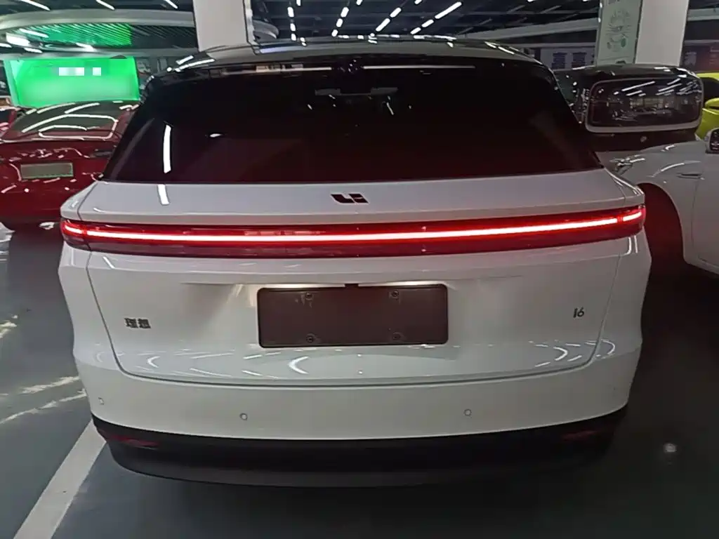 Li Auto i6 2026 2025 2WD Base Model