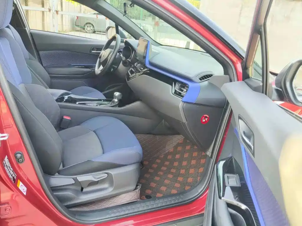 Toyota C-HR 2019 2018 2.0L Leading Sunroof Edition China VI