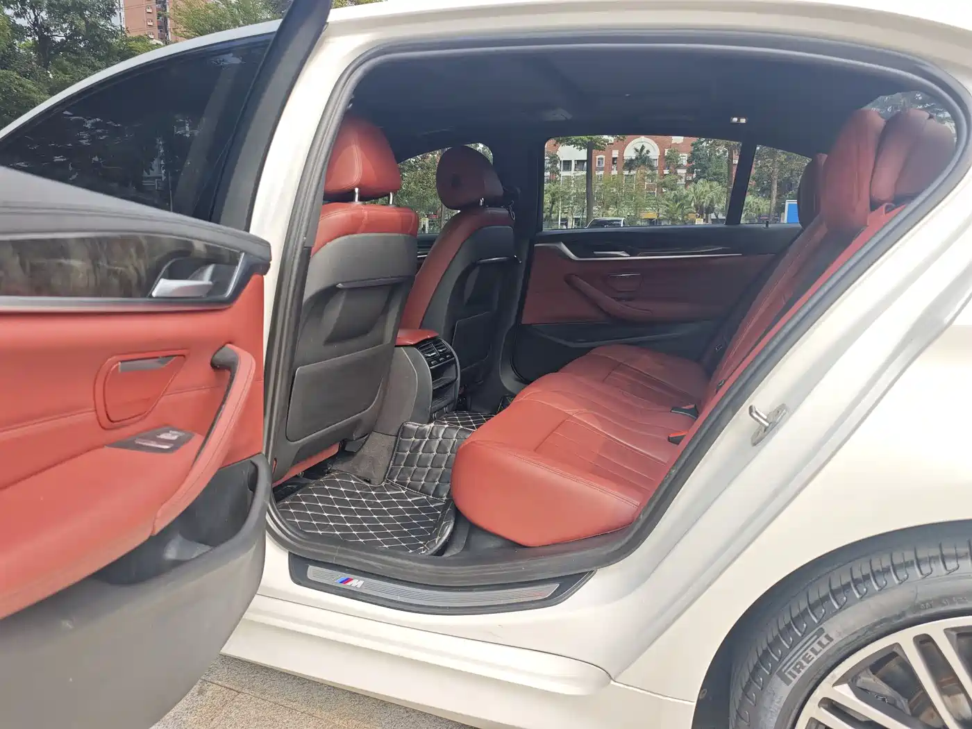 BMW 5 Series 2019 530Li Leading M Sport Package фото 14