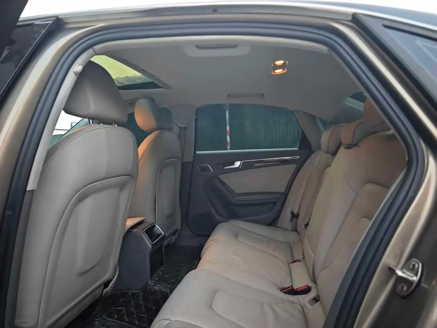 Audi A4L 2012 2.0 TFSI Auto Comfort фото 8