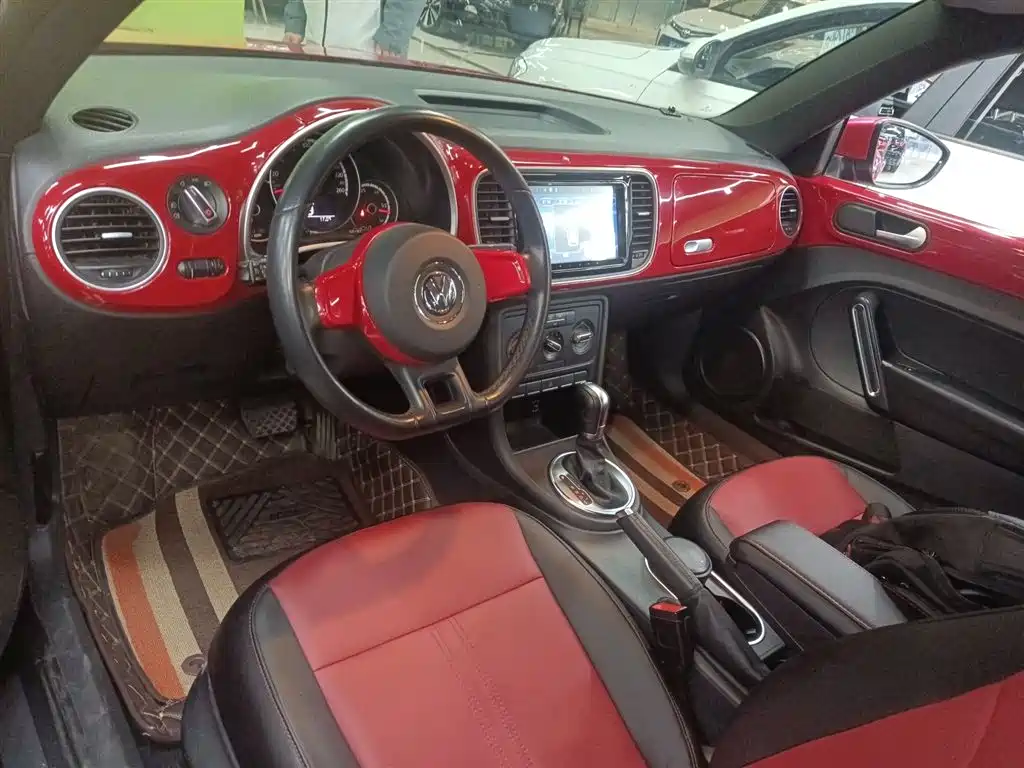 Volkswagen Beetle 2014 1.4TSI Fashion Edition фото 6