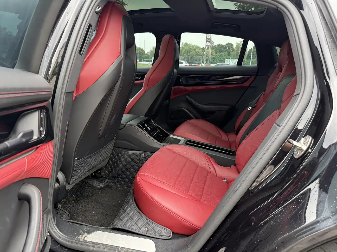 PORSCHE PANAMERA