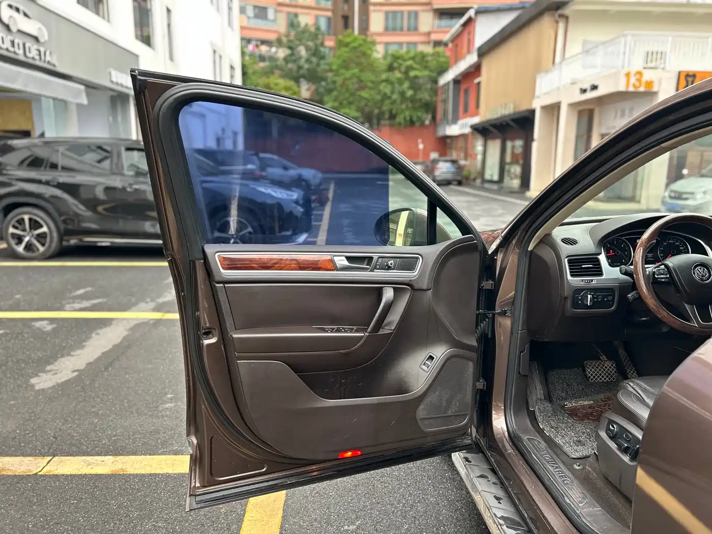 Volkswagen Touareg 2011 3.0TDI Diesel Comfort фото 9