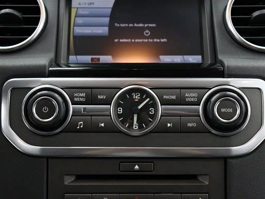 Land Rover Discovery 2011 3.0 SDV6 HSE Diesel фото 18