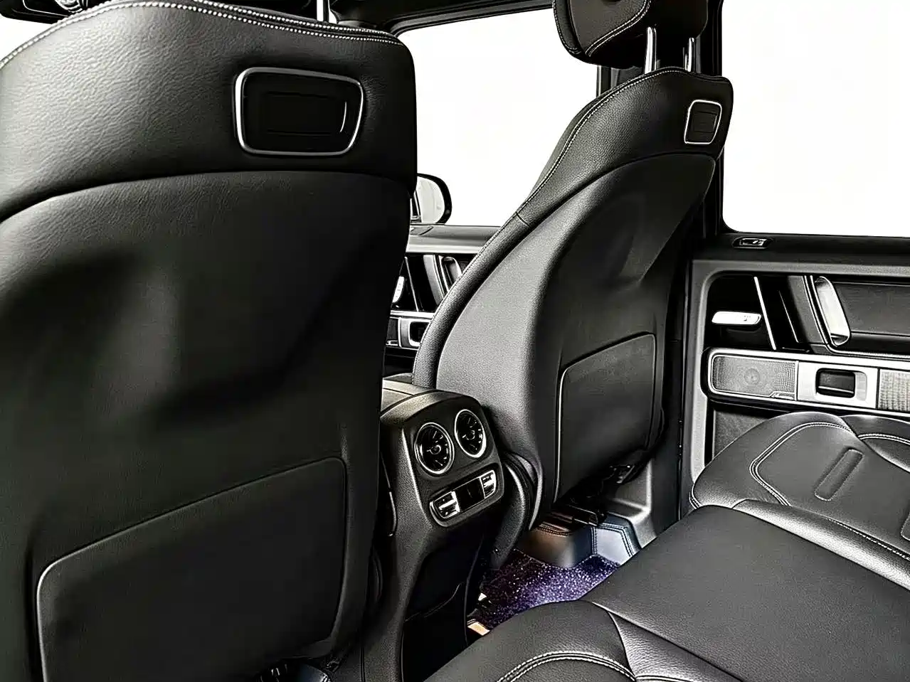 Mercedes-Benz G-Class 2024 G 350 фото 9