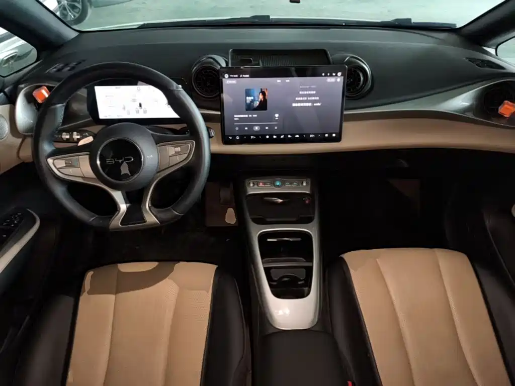 BYD Dolphin 2025 2025 Smart Drive Edition 420km Freedom Version