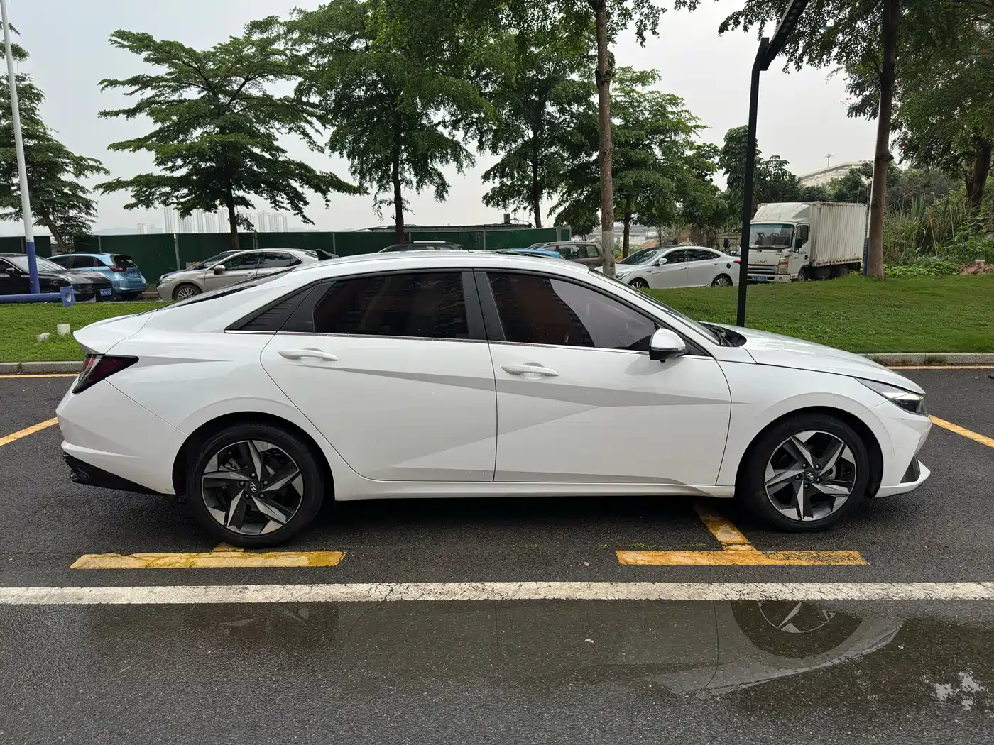 Hyundai Elantra 2023 1.5L CVT GLX Elite Edition фото 5