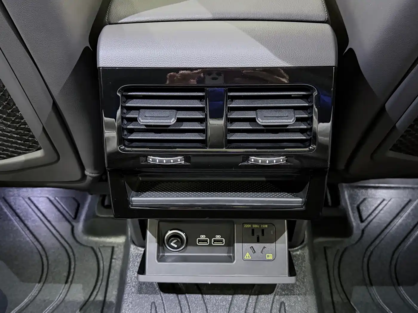 Volkswagen Touareg 2020 2.0TSI Rui Shang Edition China VI фото 21