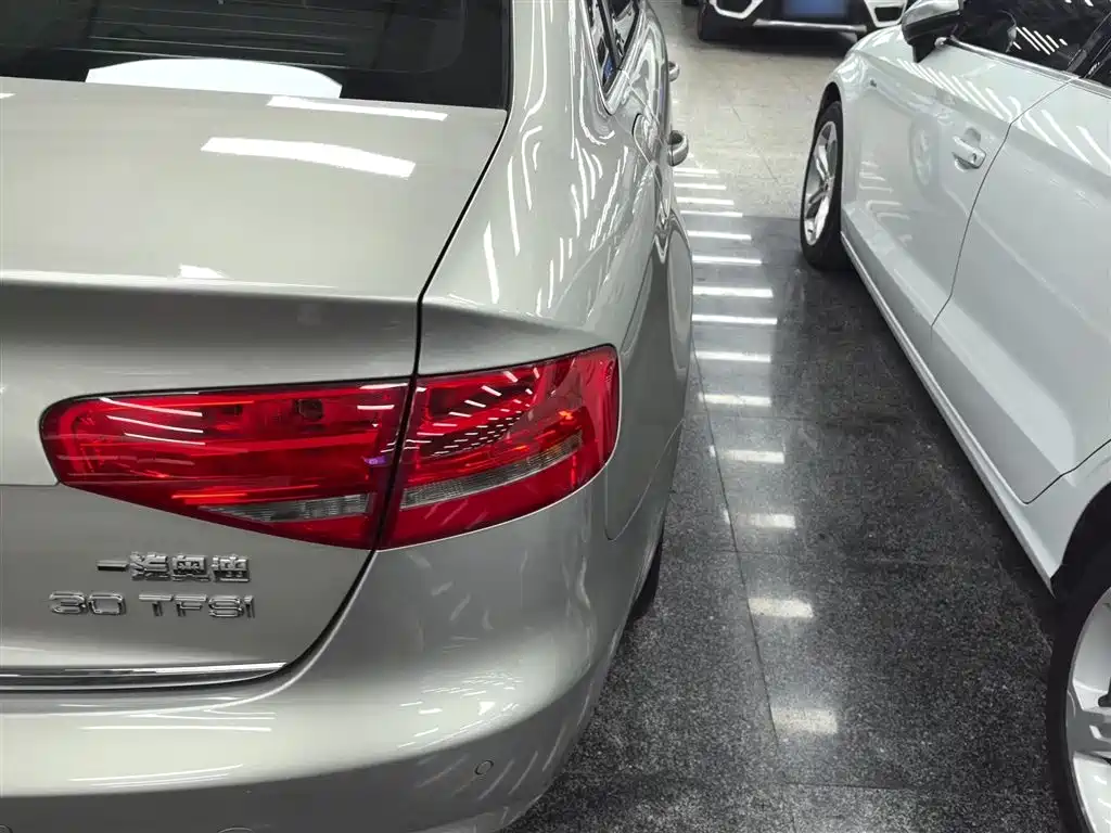 Audi A4L 2015 30 TFSI Auto Comfort фото 24