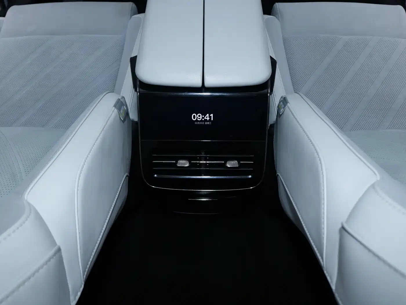 Voyah Auto VOYAH FREE 2025 318 318km RWD Touring Edition фото 22