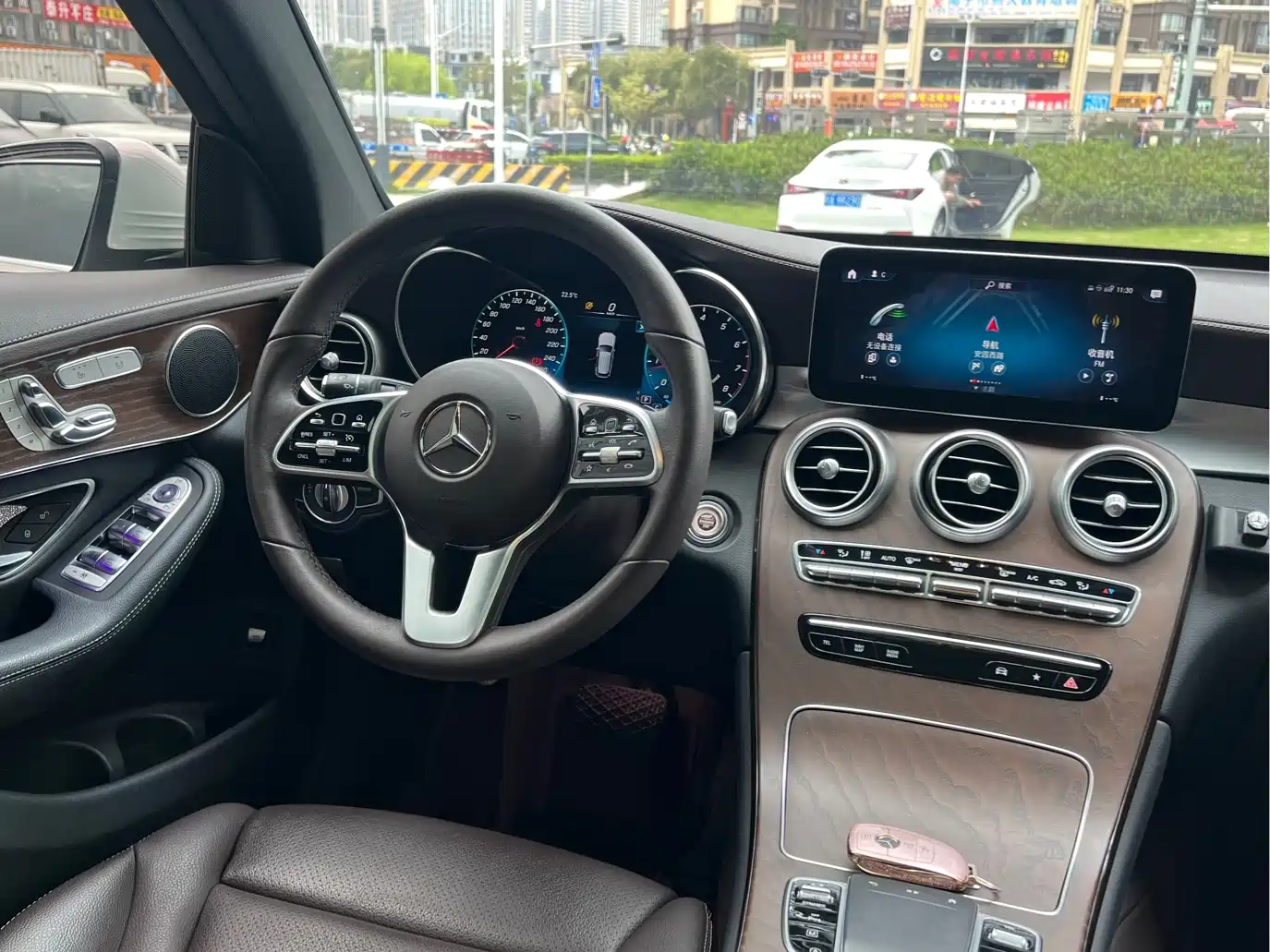 Mercedes-Benz GLC 2022 Facelift II GLC 260 L 4MATIC Luxury фото 9