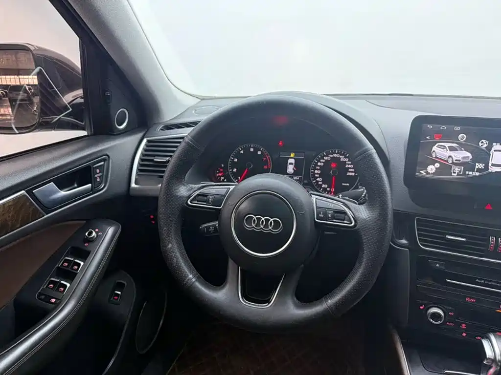 Audi Q5 2018 2017 Plus 40 TFSI Comfort