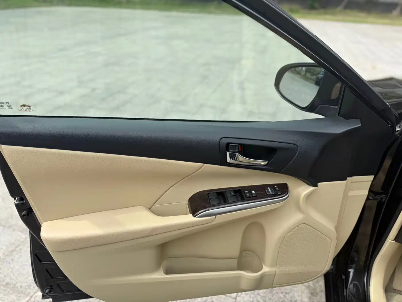 Toyota Camry 2016 2.0G 10th Anniversary Leading Edition фото 4