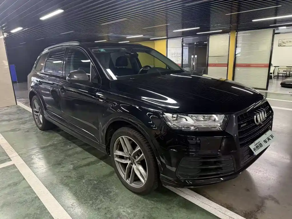 Фото 2 - Audi Q7