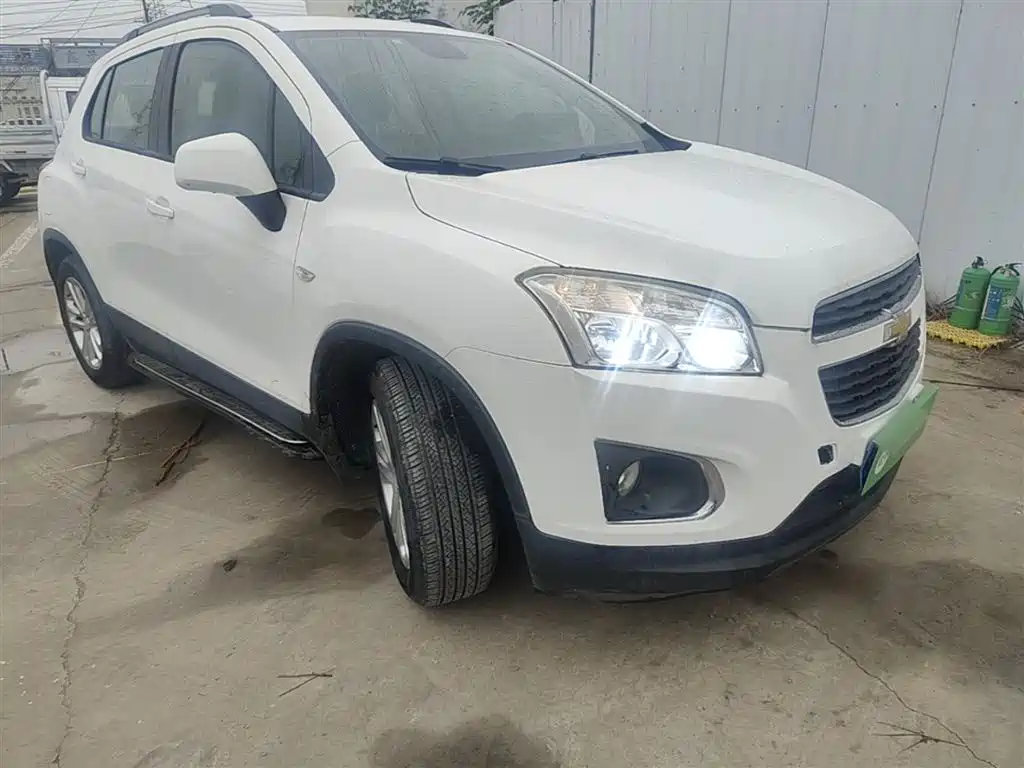 Chevrolet Trax 2016 1.4T Automatic 2WD Comfort Sunroof Edition фото 4