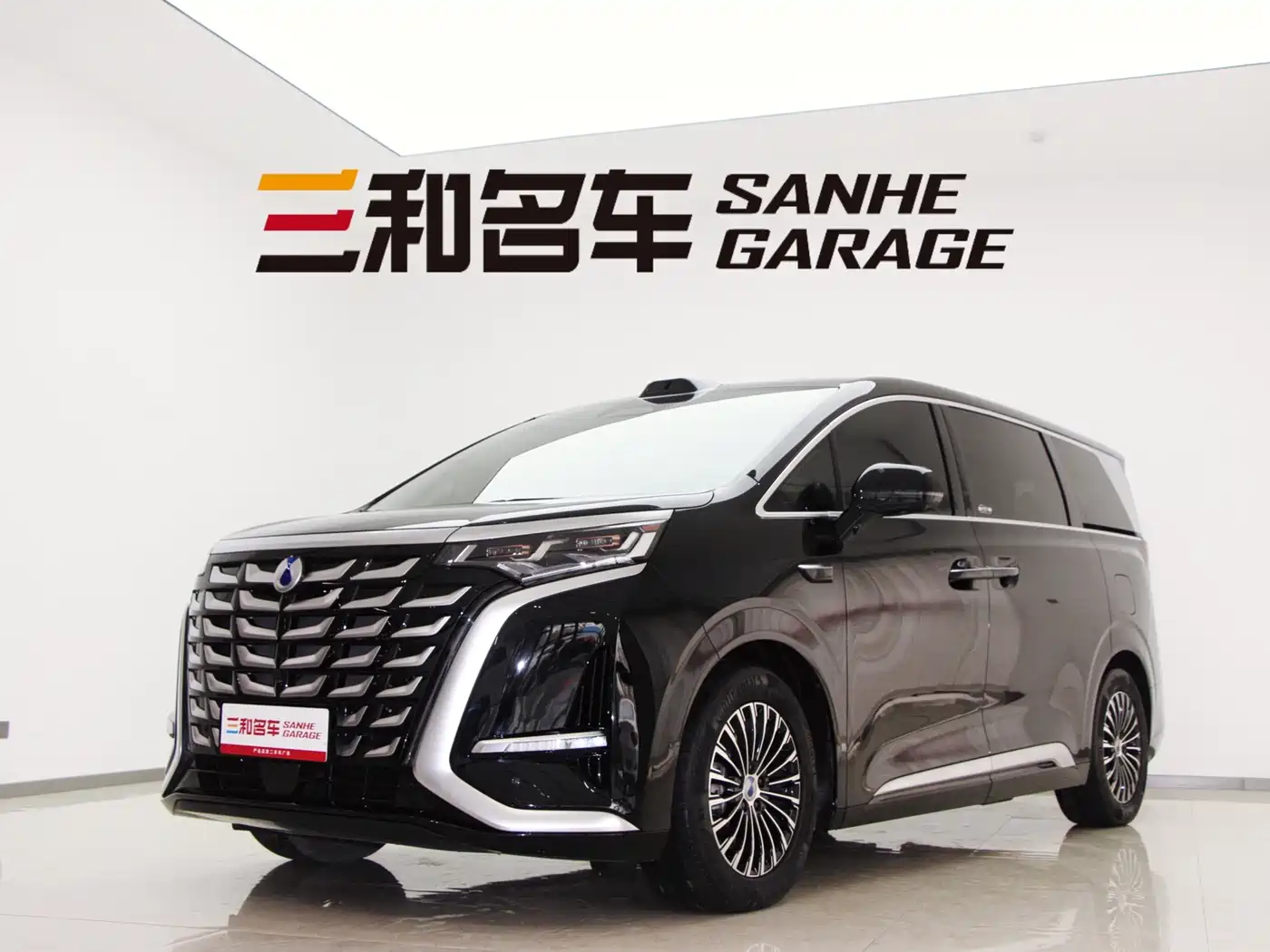 Denza D9 2025 Model DM-i Smart Drive Edition 1020 AWD Flagship