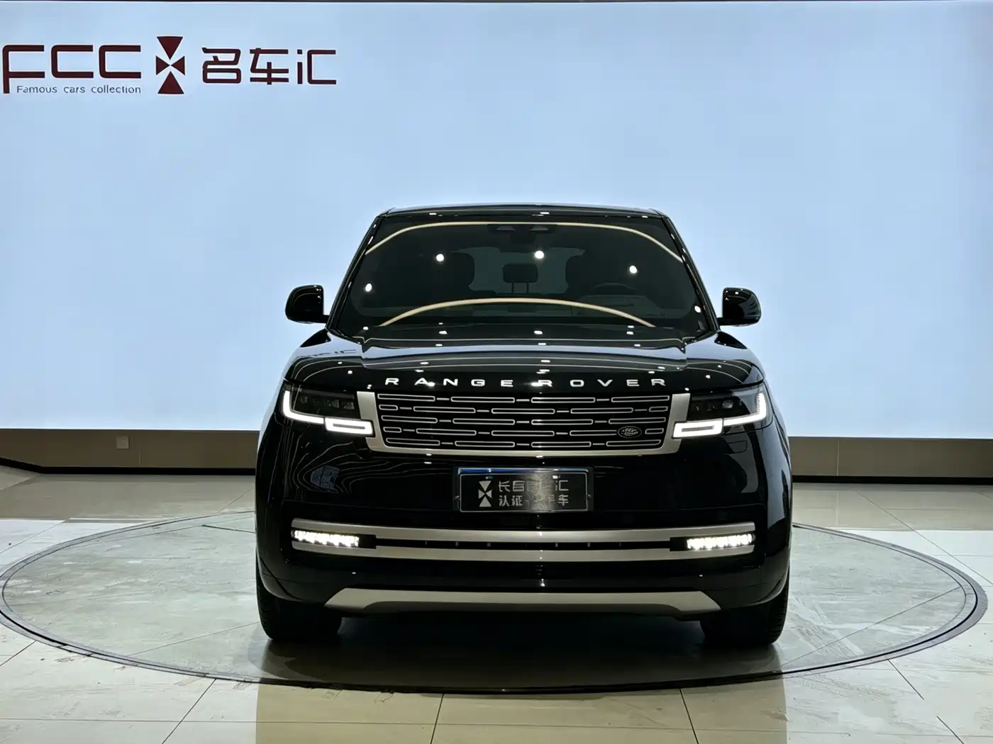 Land Rover Range Rover 2023 3.0 L6 400PS Genesis Extended Version фото 2