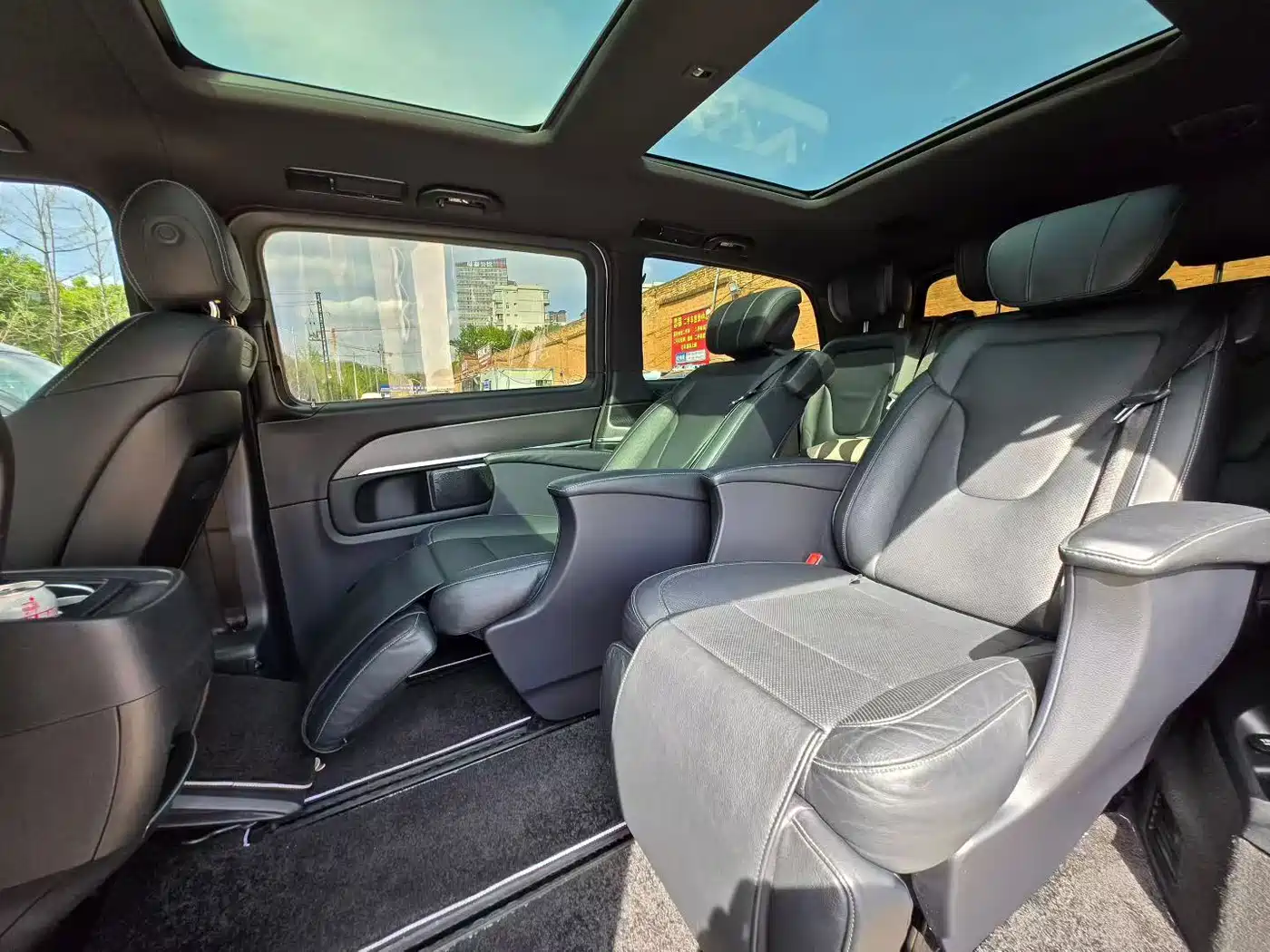 Mercedes-Benz V-Class 2018 V 260 AMG Sport Edition China V фото 4
