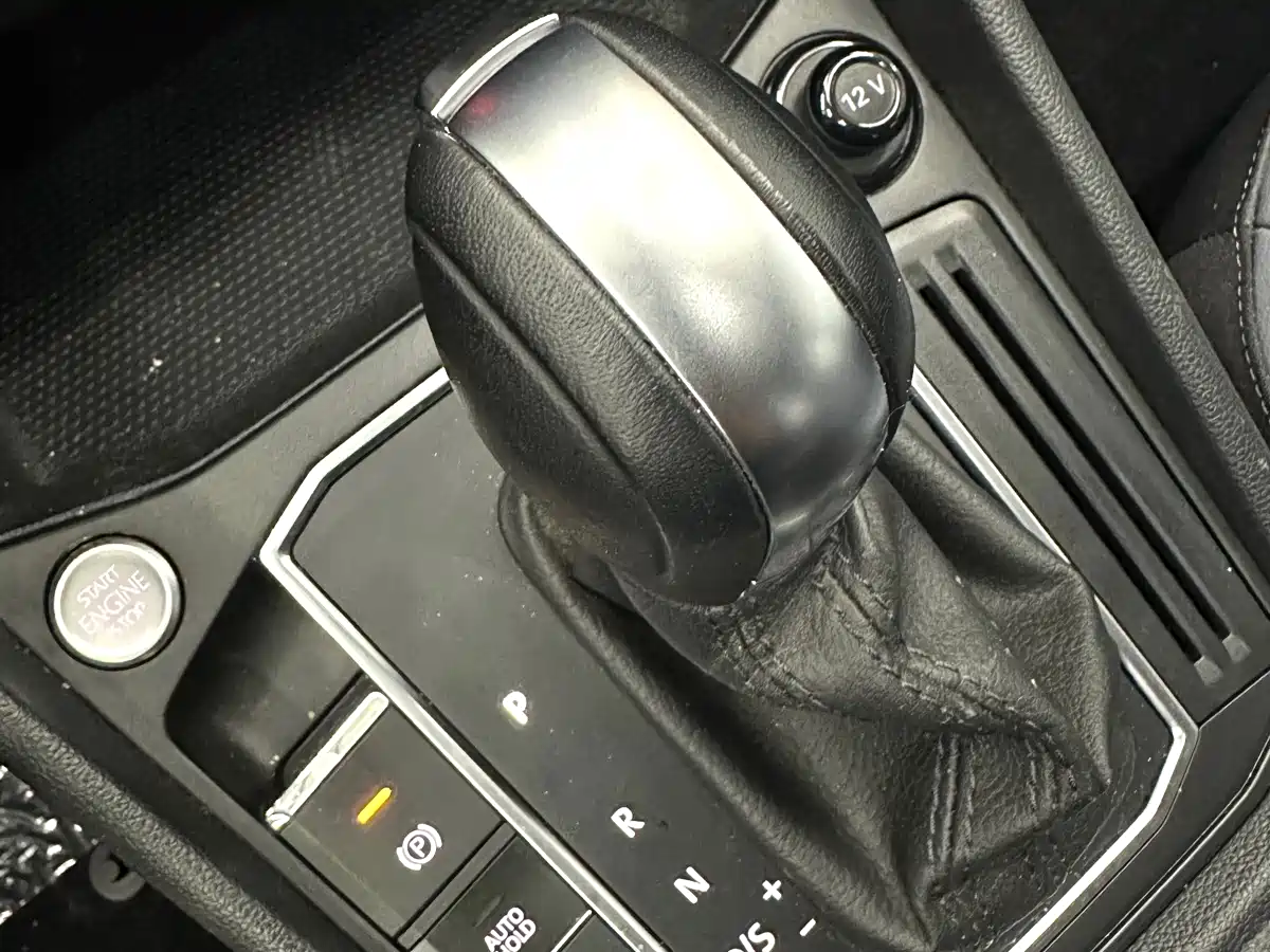 Volkswagen Lavida 2023 Facelift 1.5L Automatic 5 Million Edition фото 12
