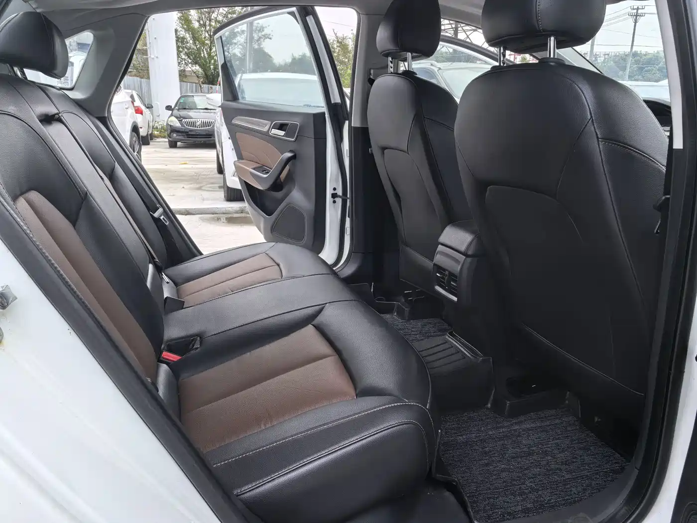 Roewe i6 2017 2017 20T Auto Internet Smart Enjoy Edition