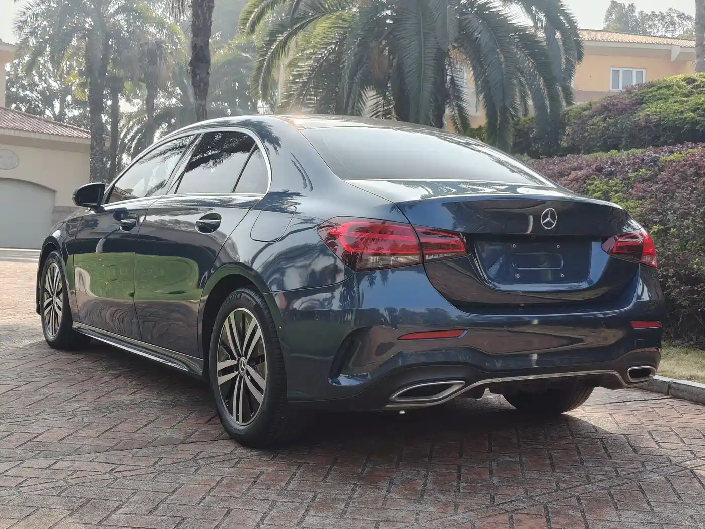 Mercedes-Benz A-Class 2019 A 180 L Sport Sedan фото 6