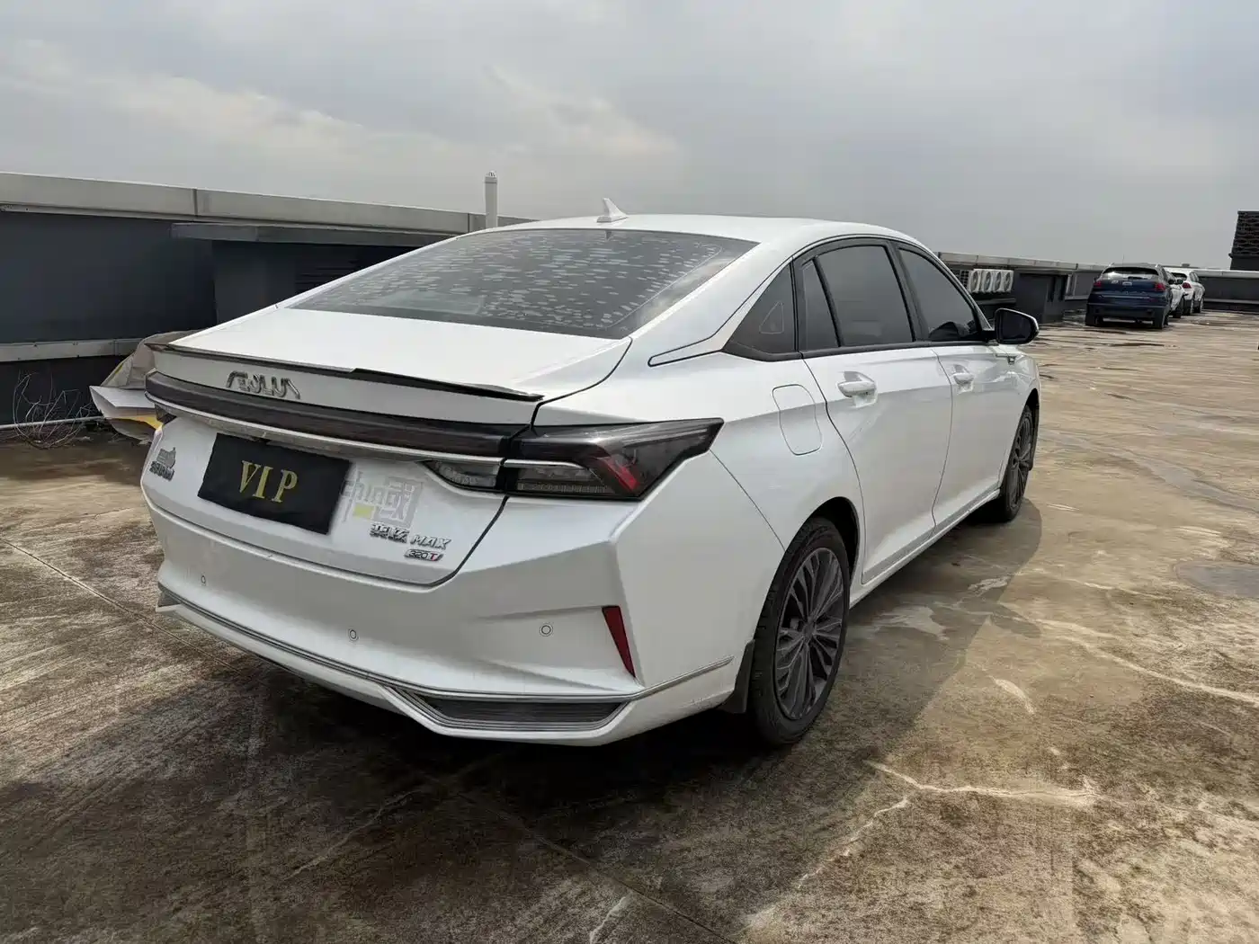 DONGFENG YI HYUN MAX